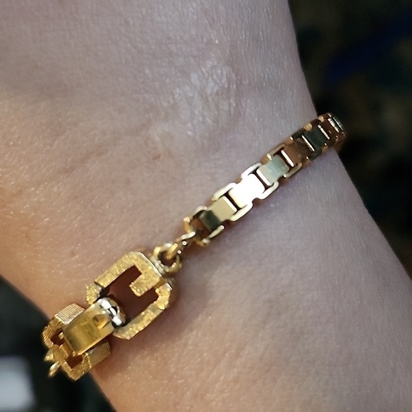 Givenchy Bracelet 💯 Authentic - Picture 7 of 8